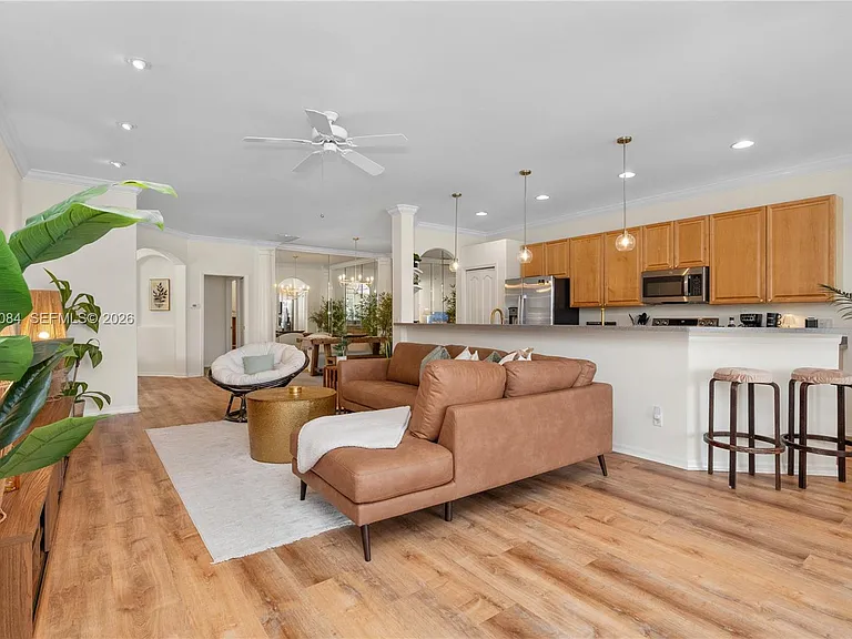 1896 Crestview Way — Photo 12