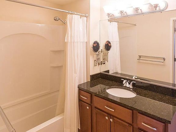 5th image of 111 N Ashley St Suite 811