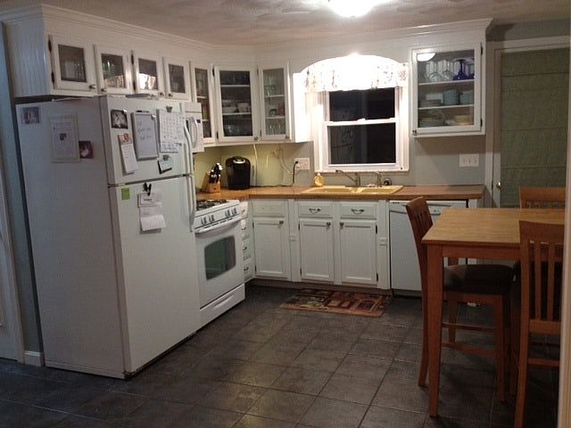 2nd image of 33 Ruxton St