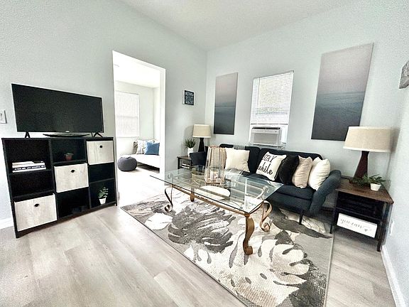 5th image of 1617 28th Ave N #3