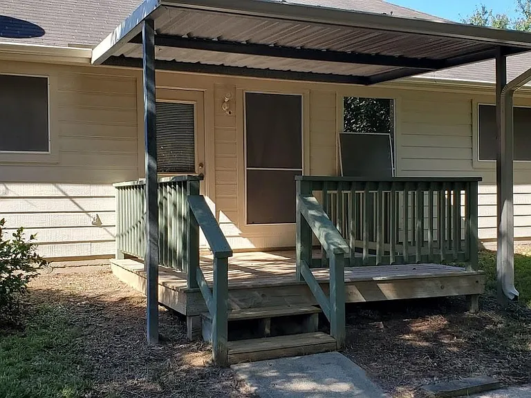 1207 Toby Ln — Photo 17