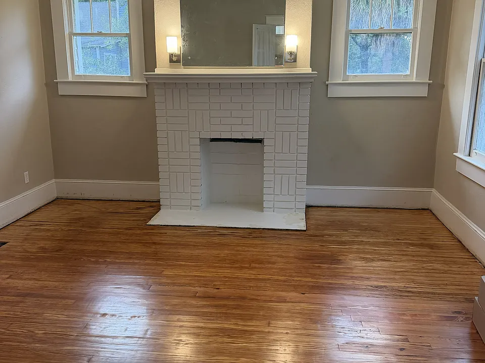 300 Stocking St