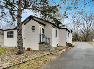 2022 English St, Saint Paul, MN 55109