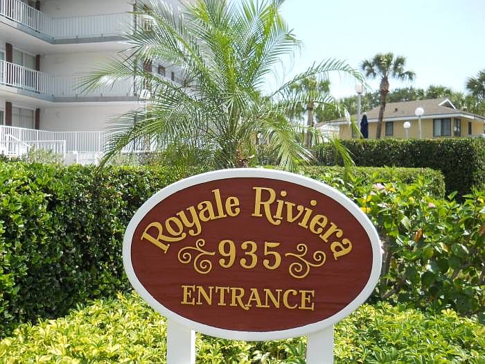 Royale Riviera Signage