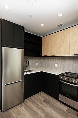 5th image of 22 Prescott Pl #5D