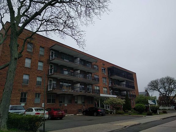 3rd image of 100 Randall Ave APT 2L