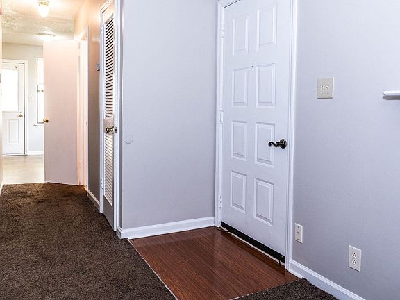 3rd image of 107 Kingsbury Ct APT A