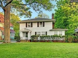 3046 Scarborough Rd, Cleveland Heights, OH 44118