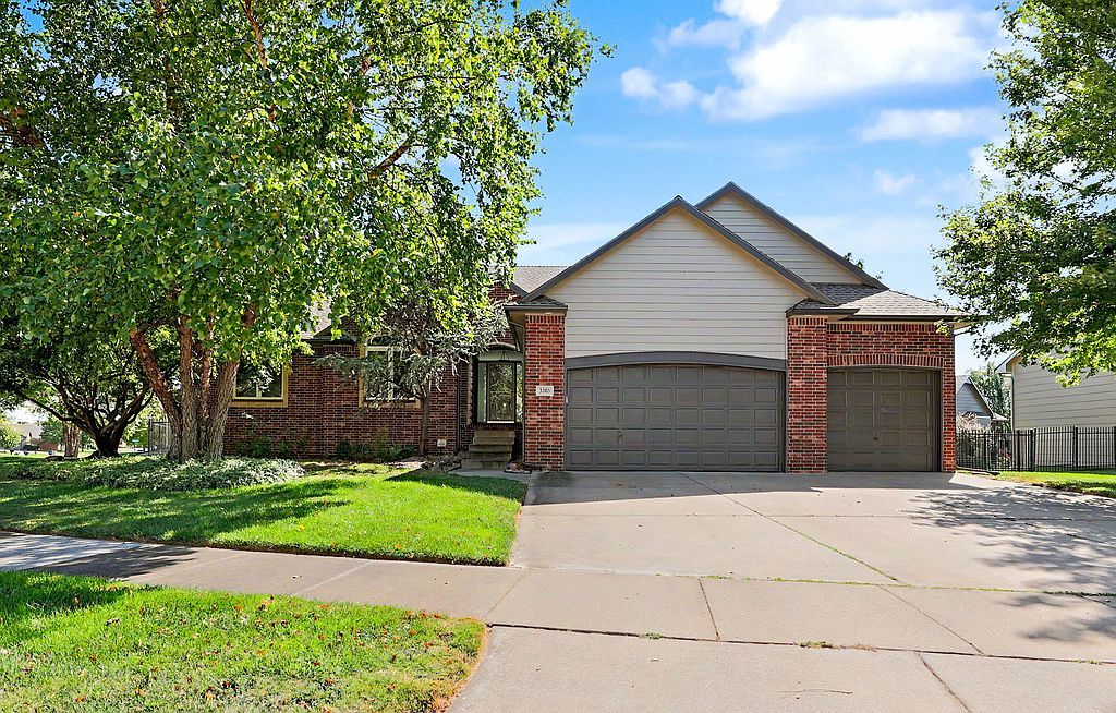 3203 N Brush Creek St - Property Image
