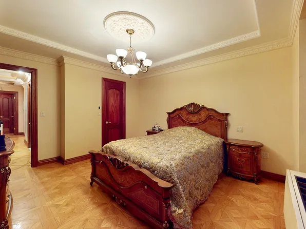 120 Oceana Drive West image 20 of 37