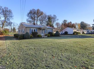 33 Greystone Rd, Carlisle, PA 17013
