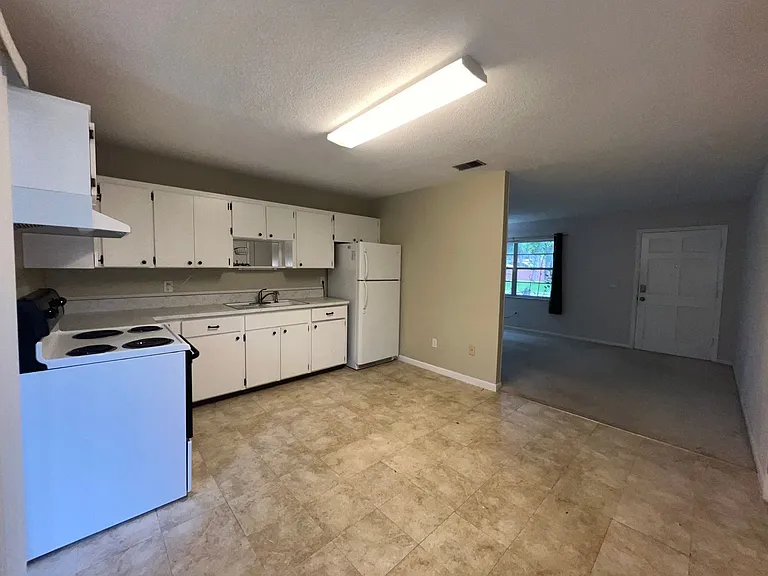 2610 Orange Tree Dr — Photo 9