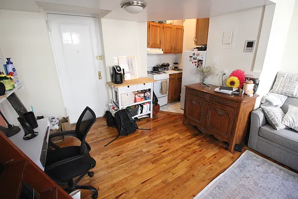 Rented by Luxor Homes & Investment Realty | media 6