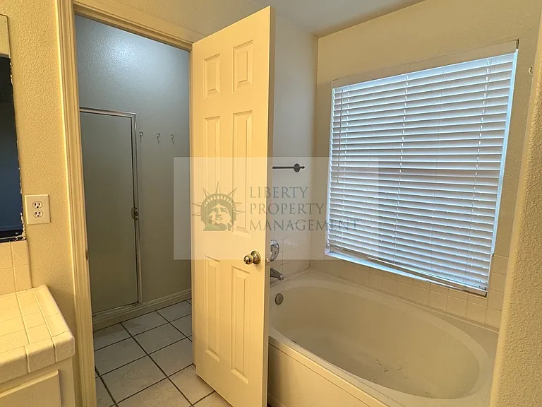 135 Decatur Ave — Photo 10