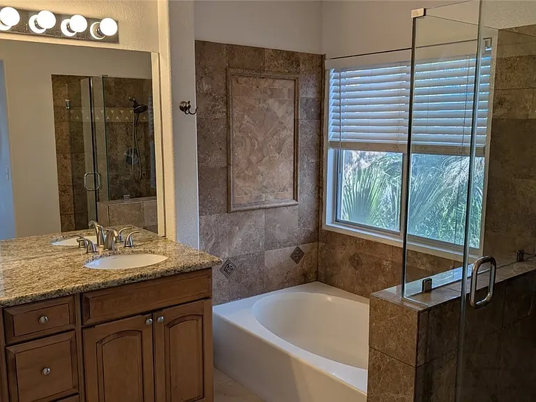 2670 Ridgewater Cir — Photo 14