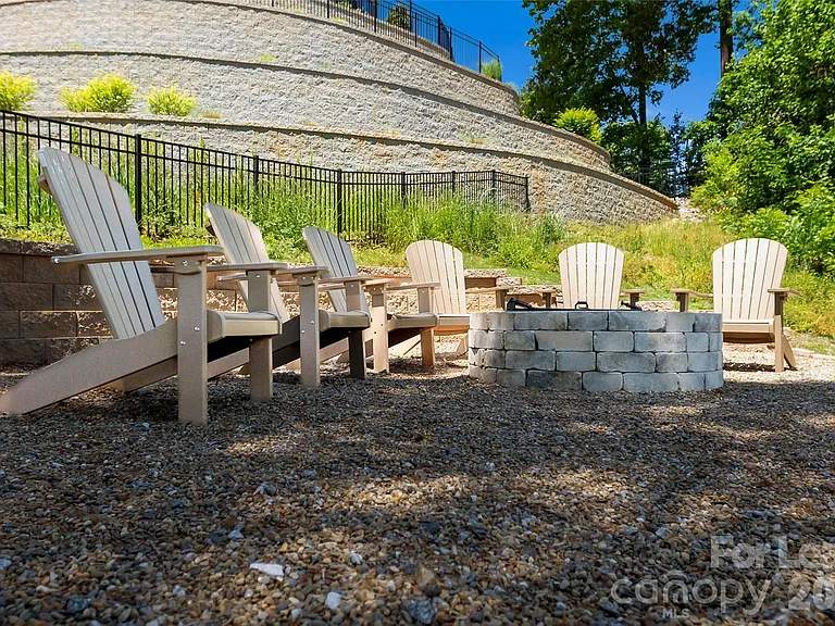 7113 Brookview Ln — Photo 48