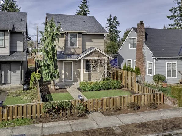 131 NW Connell Ave, Hillsboro, OR 97124