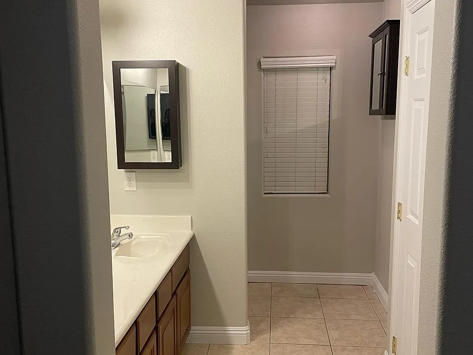 1085 Pleasure Ln #102