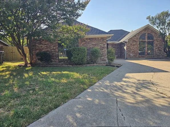 6300 Brownlee Ln, Arlington, TX 76018