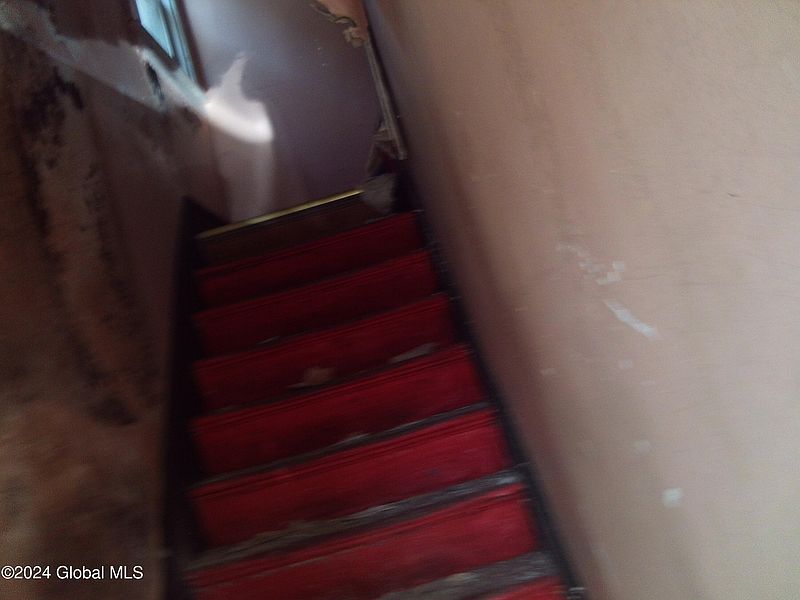 3rd image of 430 Hulett Street