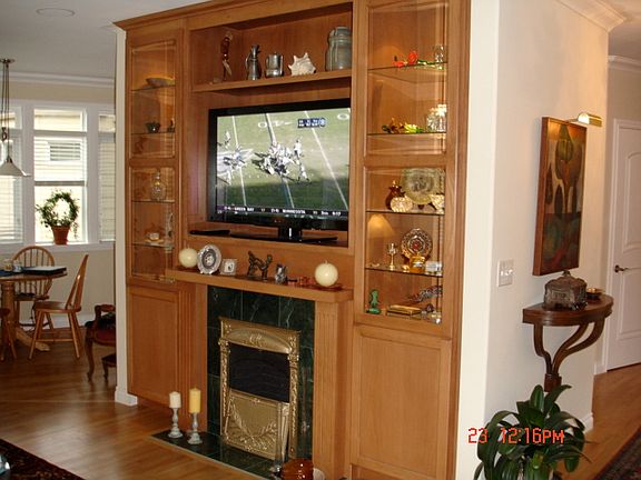 Entertainment center
