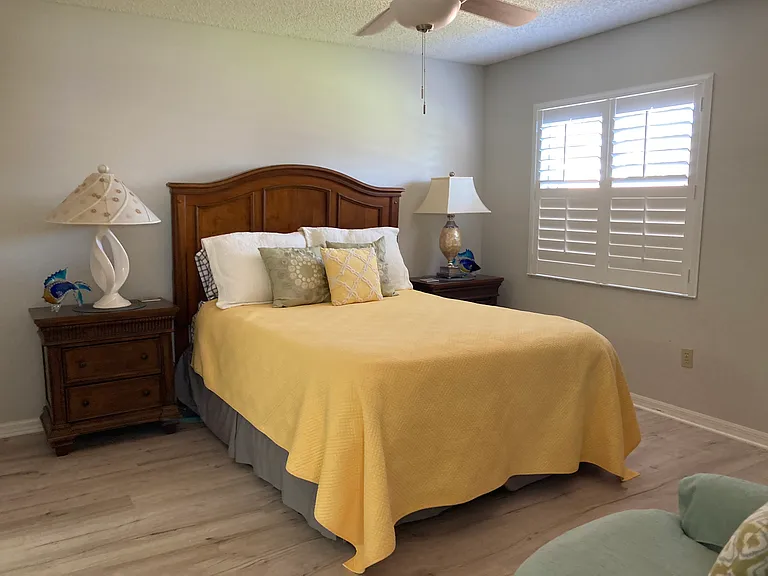 1201 Flores Ave — Photo 13