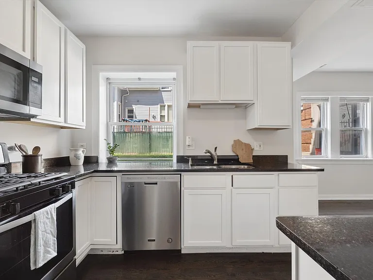 3042 W Diversey Ave #G — Photo 2