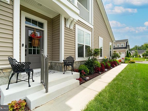 3rd image of 1536 Yellow Sand Ln