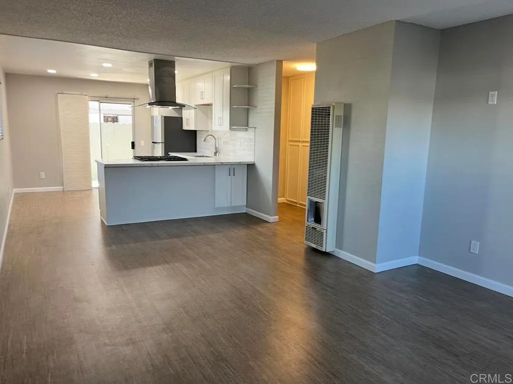 2 bed, 1.0 bath, 800 sqft, $2,450 — Photo 4