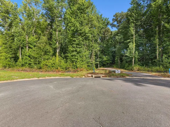 121 Carolina Dr, Piedmont, SC 29673