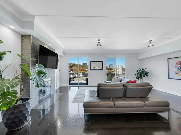 1077 River Road image 6 of 33