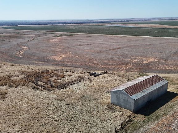 5th image of 19266 SE Catalpa Rd