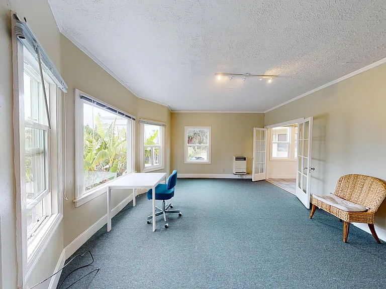 2410 Dwight Way — Photo 32