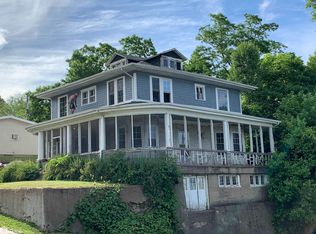 304 Maple St, Burlington, IA 52601