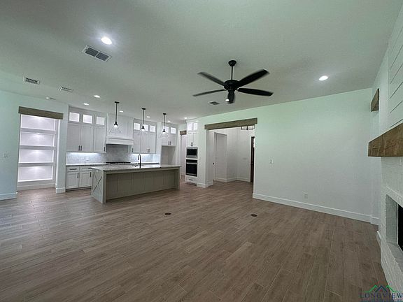 3rd image of 323 Saddle Brook Dr