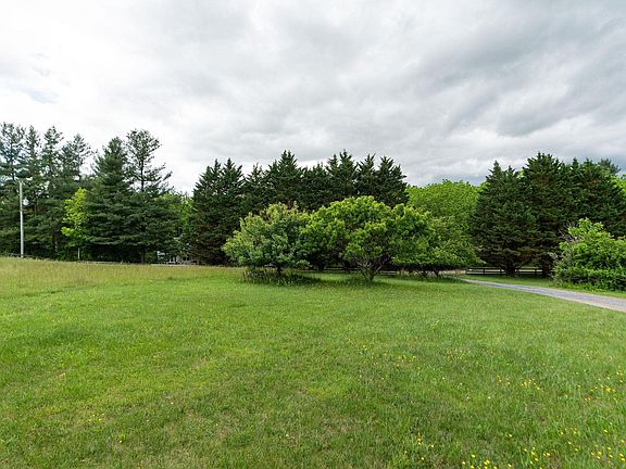 5th image of 1057 Rockfish Rd