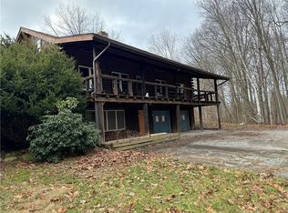 292 Log House Ln, Edinburg, PA 16116