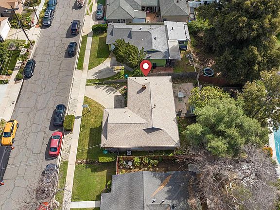 5th image of 4867 Loukelton Way