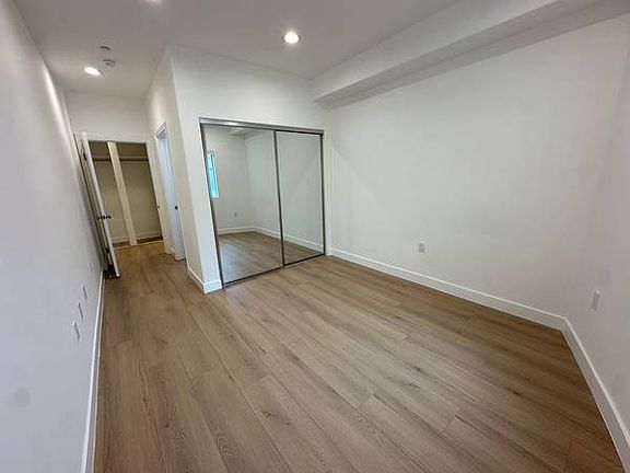 5th image of 1462 E 43rd St #1