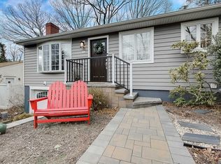 23 Dune Ct, Northport, NY 11768