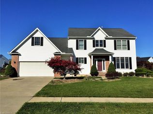 895 Red Tailed Ln, Amherst, OH 44001