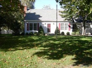 45 Apaucuck Point Rd, Westhampton, NY 11977