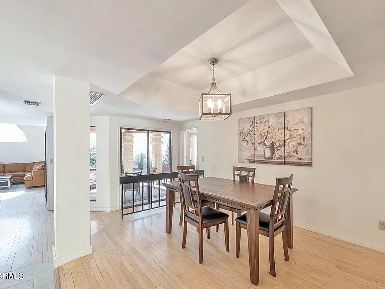 10566 N 87th Pl — Photo 8