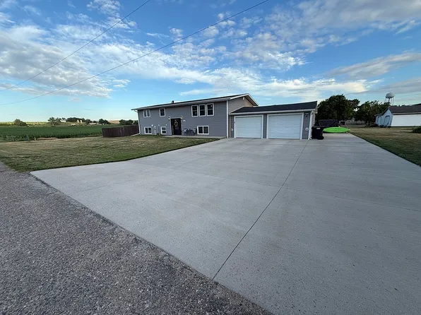816 8th St, Correctionville, IA 51016
