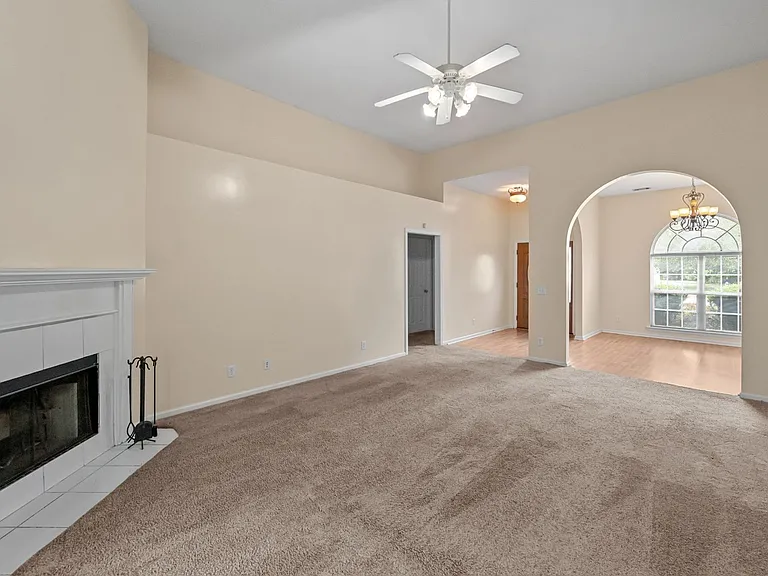 119 Pampas Dr — Photo 13