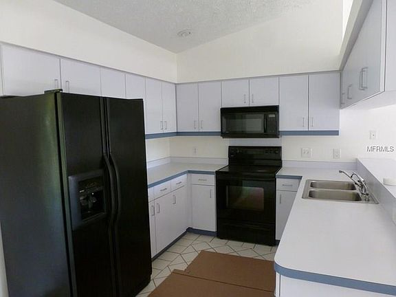 5th image of 3314 Cambridge Dr