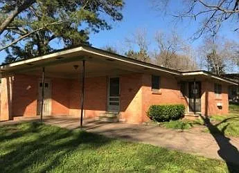 2106 E Jones St — Photo 2