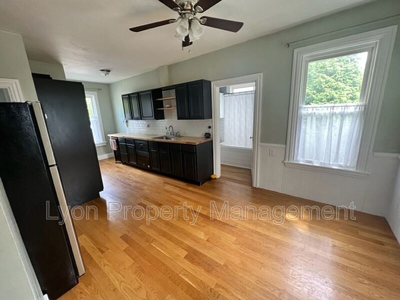 1st image of 129 Beulah St #1