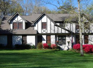 42 Mountain Cove Rd, Signal Mountain, TN 37377