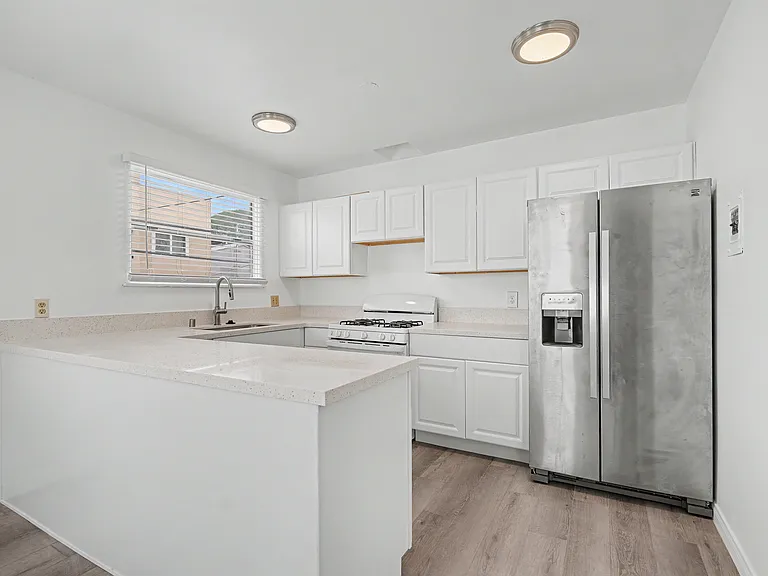 1037 N Curson Ave #4 — Photo 15